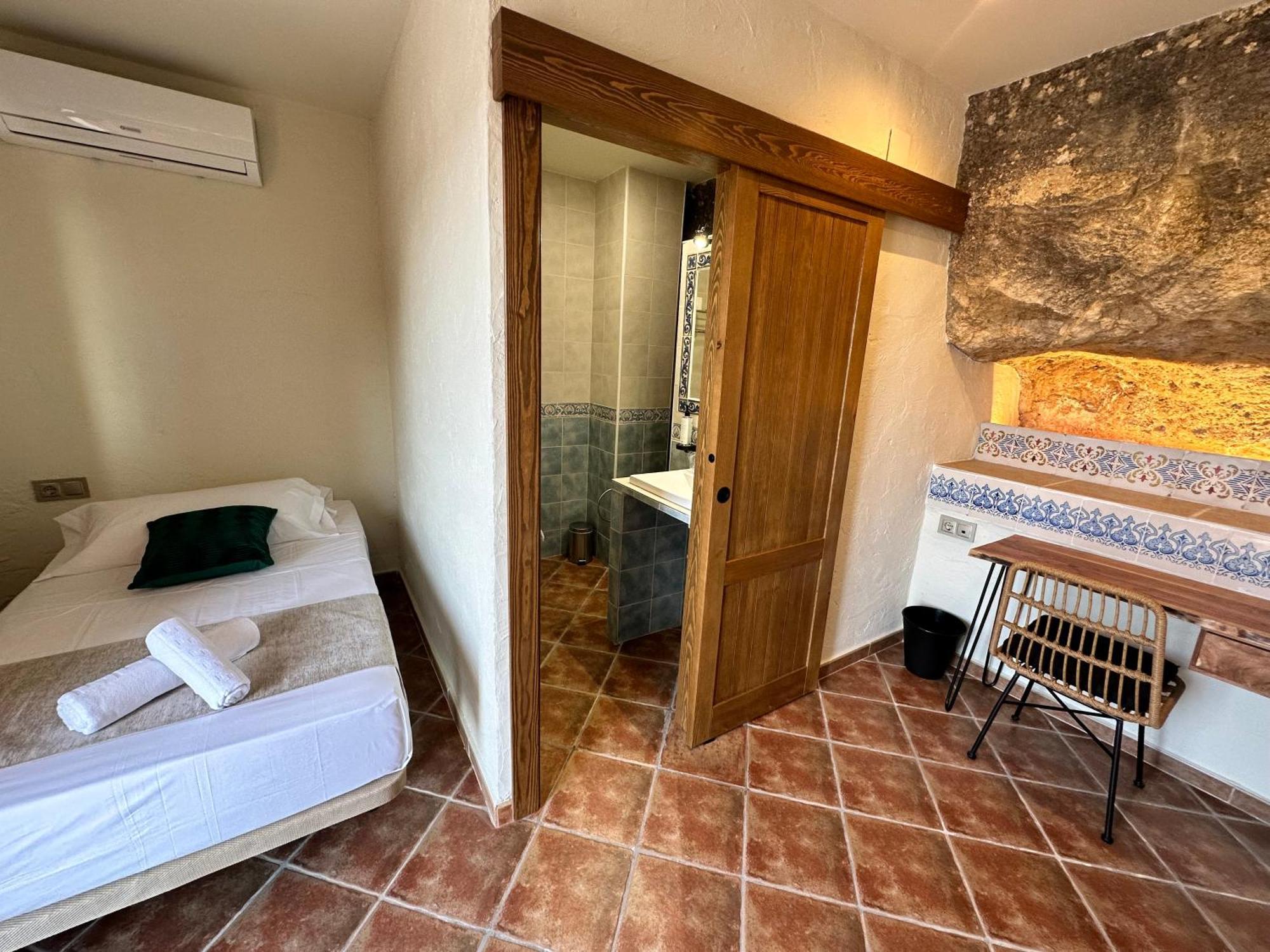 Alkalea Hospederia Hotel Alcala del Jucar Room photo